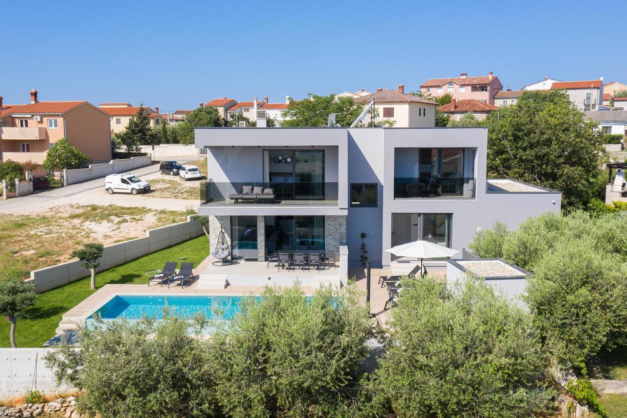 Villa Leola Лижнян Экстерьер фото
