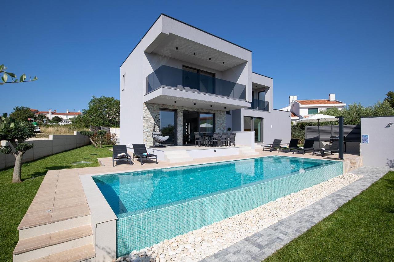 Villa Leola Лижнян Экстерьер фото